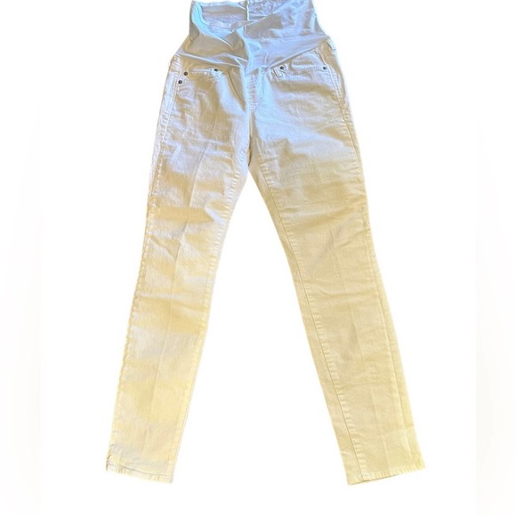 Gap Maternity Jeans in White in a ladies Size 29R. - Picture 1 of 7